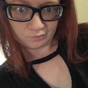 Meet your Posher, Larissa